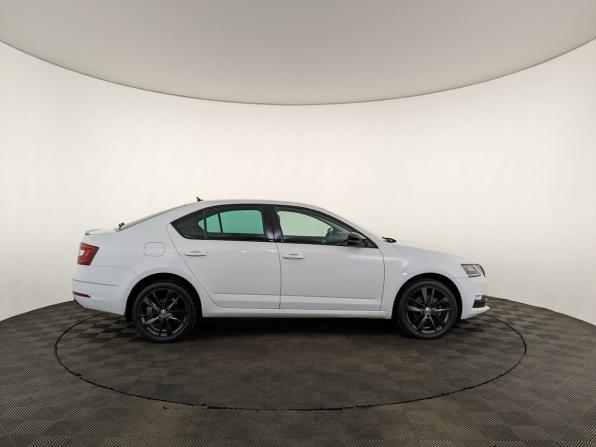 Skoda Octavia III (A7) Рестайлинг с пробегом 2020 года, цена 2 100 000 рублей, 114832 км, лифтбек, Автокод Объявления