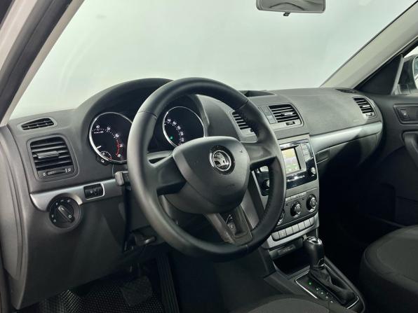 Skoda Yeti I Рестайлинг с пробегом 2018 года, цена 1 400 000 рублей, 117744 км, внедорожник, Автокод Объявления