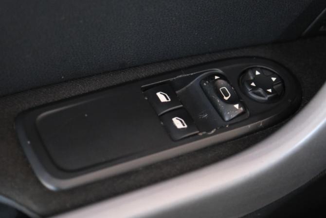 Peugeot 308 I Рестайлинг с пробегом 2012 года, цена 569 000 рублей, 119000 км, хэтчбек, Автокод Объявления