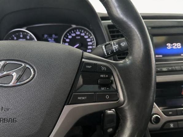 Hyundai Elantra VI (AD) с пробегом 2016 года, цена 1 319 000 рублей, 156000 км, седан, Автокод Объявления