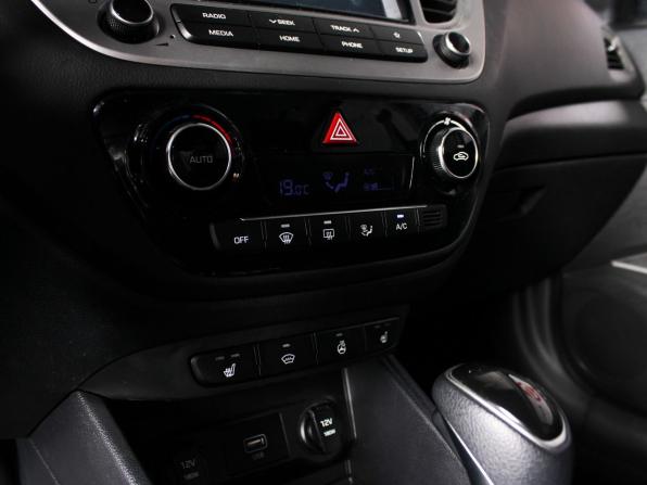 Hyundai Solaris II с пробегом 2019 года, цена 1 340 000 рублей, 126759 км, седан, Автокод Объявления
