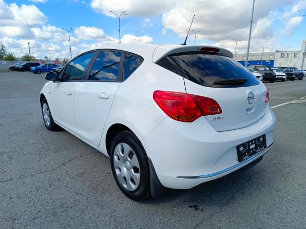 Opel Astra J Рестайлинг с пробегом 2012 года, цена 569 995 рублей, 215213 км, хэтчбек, Автокод Объявления
