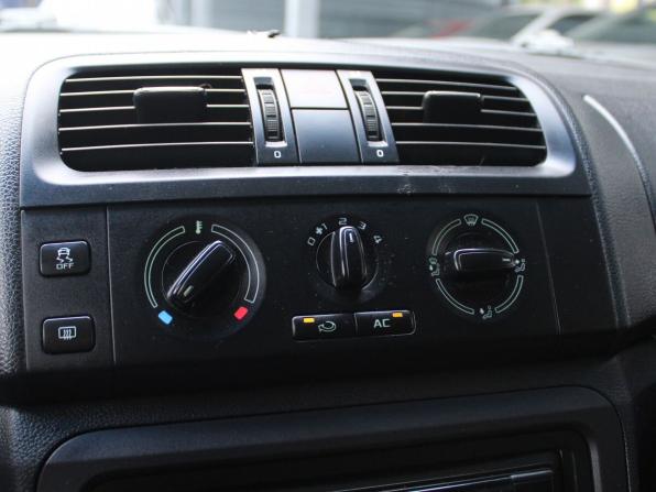 Skoda Fabia II Рестайлинг с пробегом 2011 года, цена 549 000 рублей, 213372 км, хэтчбек, Автокод Объявления