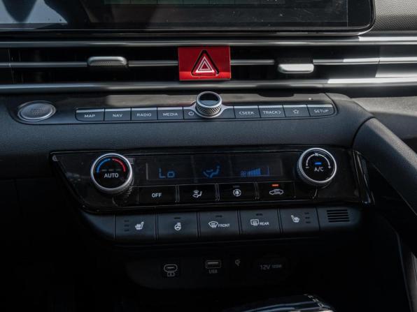 Hyundai Elantra VII (CN7) Рестайлинг с пробегом 2023 года, цена 2 270 000 рублей, 32214 км, седан, Автокод Объявления