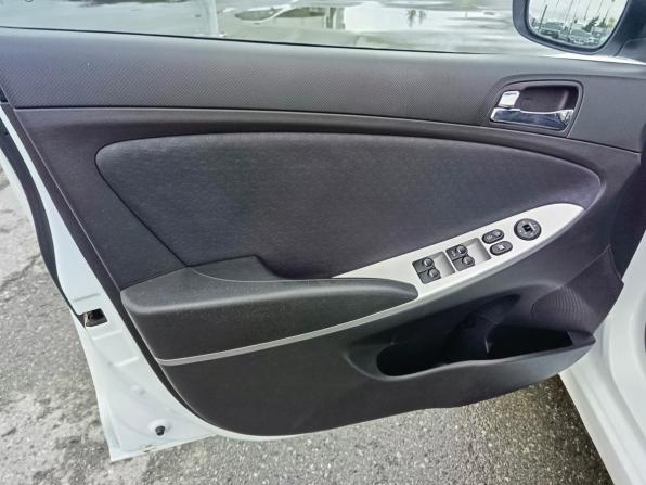 Hyundai Solaris I Рестайлинг с пробегом 2014 года, цена 849 995 рублей, 121332 км, хэтчбек, Автокод Объявления