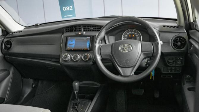 Toyota Corolla XI (E160 E170) Рестайлинг 2 с пробегом 2017 года, цена 1 214 000 рублей, 29600 км, седан, Автокод Объявления