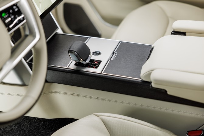 Новый Land Rover Range Rover V 2024 года, цена 31 500 000 рублей, внедорожник, Автокод Объявления