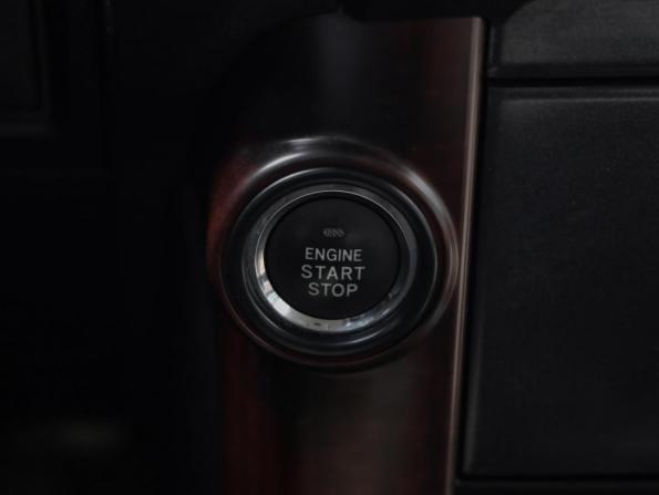 Toyota Land Cruiser Prado 150 Series Рестайлинг 1 с пробегом 2014 года, цена 3 399 000 рублей, 186949 км, внедорожник, Автокод Объявления