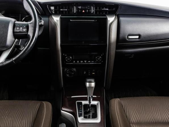 Toyota Fortuner II с пробегом 2018 года, цена 2 699 000 рублей, 266384 км, внедорожник, Автокод Объявления