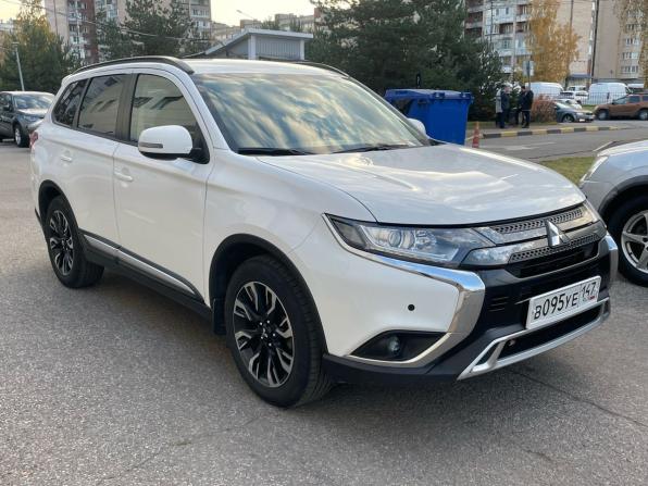 Mitsubishi Outlander III Рестайлинг 3 с пробегом 2021 года, цена 2 280 000 рублей, 120000 км, внедорожник, Автокод Объявления