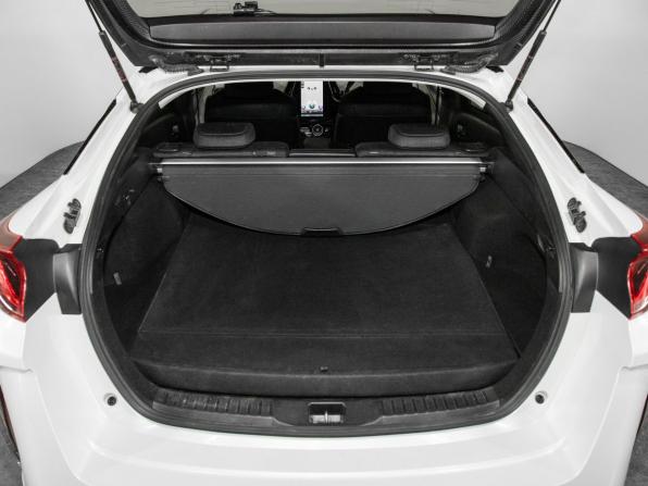 Toyota Prius IV (XW50) с пробегом 2018 года, цена 2 000 000 рублей, 180853 км, лифтбек, Автокод Объявления