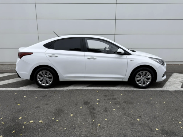Hyundai Solaris II с пробегом 2019 года, цена 1 550 000 рублей, 64615 км, седан, Автокод Объявления