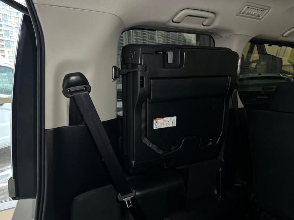 Toyota Noah III (R80) с пробегом 2017 года, цена 2 040 000 рублей, 118836 км, минивэн, Автокод Объявления