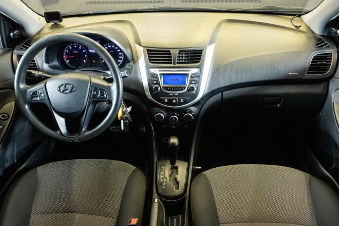 Hyundai Solaris I с пробегом 2012 года, цена 829 000 рублей, 212052 км, седан, Автокод Объявления