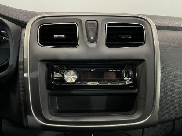 Renault Sandero II с пробегом 2015 года, цена 990 000 рублей, 117903 км, хэтчбек, Автокод Объявления