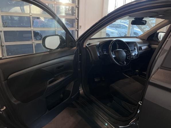 Mitsubishi Outlander III Рестайлинг 2 с пробегом 2017 года, цена 1 737 000 рублей, 129159 км, внедорожник, Автокод Объявления