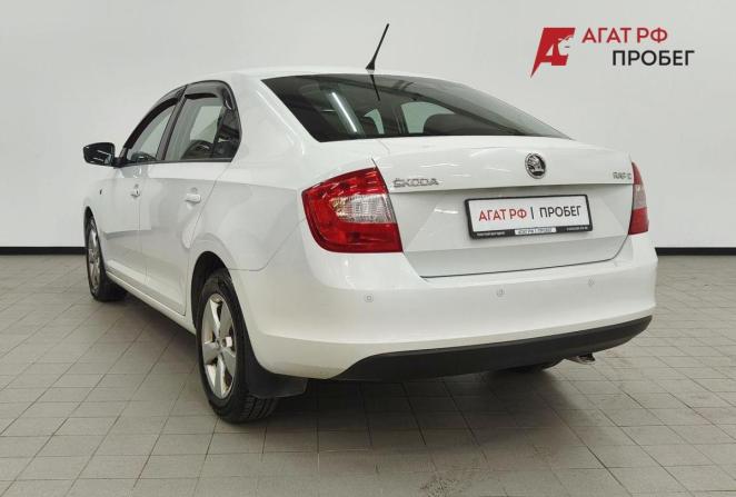 Skoda Rapid I с пробегом 2015 года, цена 829 500 рублей, 204724 км, лифтбек, Автокод Объявления