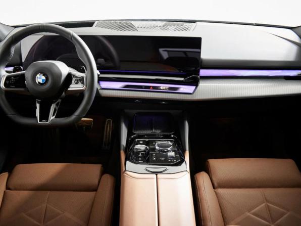 BMW 5 серии VIII (G60/G61/G68) с пробегом 2025 года, цена 7 870 500 рублей, 11500 км, седан, Автокод Объявления