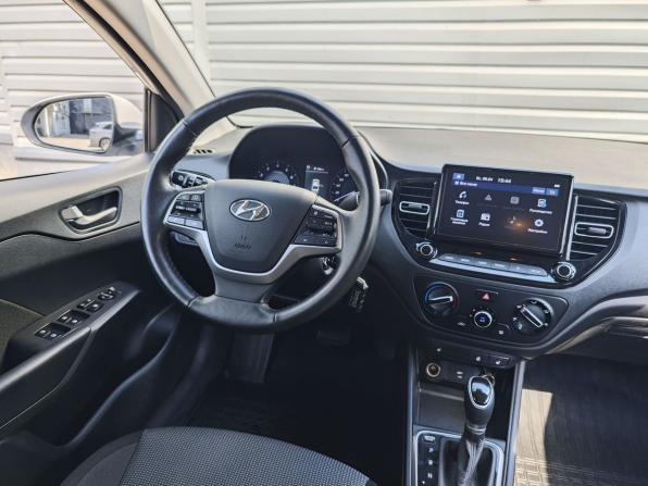 Hyundai Solaris II Рестайлинг с пробегом 2021 года, цена 1 600 000 рублей, 86873 км, седан, Автокод Объявления