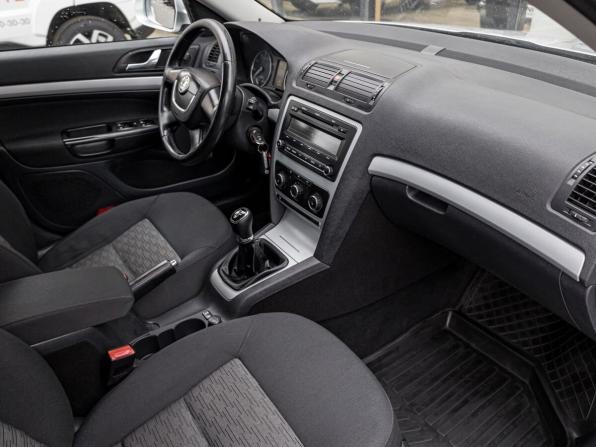 Skoda Octavia II (A5) Рестайлинг с пробегом 2010 года, цена 578 400 рублей, 308308 км, лифтбек, Автокод Объявления