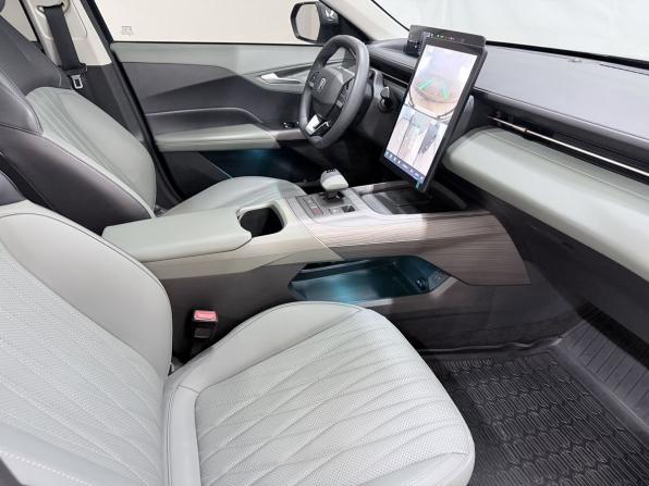 Changan Lamore с пробегом 2024 года, цена 1 990 000 рублей, 45648 км, седан, Автокод Объявления