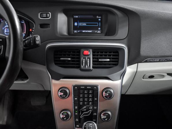 Volvo V40 Cross Country I Рестайлинг с пробегом 2016 года, цена 1 329 000 рублей, 162313 км, хэтчбек, Автокод Объявления