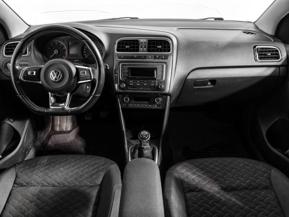 Volkswagen Polo V Рестайлинг с пробегом 2019 года, цена 1 085 000 рублей, 63145 км, седан, Автокод Объявления