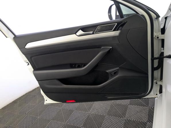 Volkswagen Passat B8 с пробегом 2019 года, цена 2 190 000 рублей, 116847 км, седан, Автокод Объявления