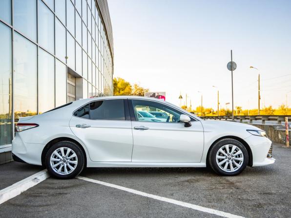 Toyota Camry VIII (XV70) с пробегом 2019 года, цена 2 898 000 рублей, 60396 км, седан, Автокод Объявления
