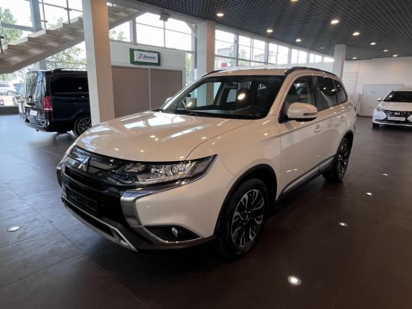 Mitsubishi Outlander III Рестайлинг 3 с пробегом 2022 года, цена 2 990 000 рублей, 46782 км, внедорожник, Автокод Объявления