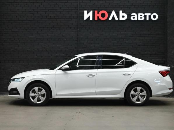 Skoda Octavia IV (A8) с пробегом 2020 года, цена 2 080 000 рублей, 136996 км, лифтбек, Автокод Объявления