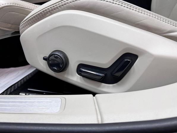 Volvo V60 II с пробегом 2018 года, цена 2 240 000 рублей, 273438 км, универсал, Автокод Объявления