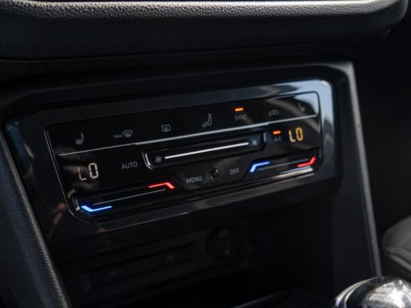 Volkswagen Tiguan II Рестайлинг с пробегом 2021 года, цена 2 365 000 рублей, 139480 км, внедорожник, Автокод Объявления