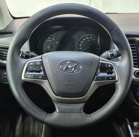 Hyundai Solaris II с пробегом 2018 года, цена 1 275 000 рублей, 160000 км, седан, Автокод Объявления