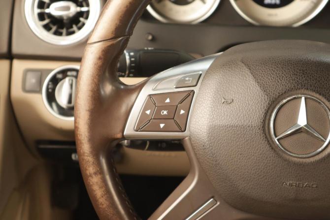 Mercedes-Benz C-Класс III (W204) Рестайлинг с пробегом 2012 года, цена 1 299 000 рублей, 137510 км, седан, Автокод Объявления