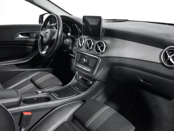 Mercedes-Benz GLA I (X156) Рестайлинг с пробегом 2018 года, цена 2 220 000 рублей, 84001 км, внедорожник, Автокод Объявления