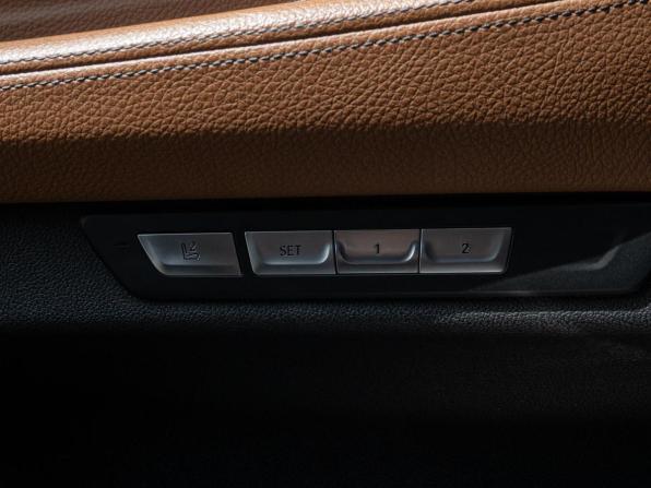 BMW 7 серии VI (G11/G12) с пробегом 2017 года, цена 4 220 000 рублей, 136548 км, седан, Автокод Объявления