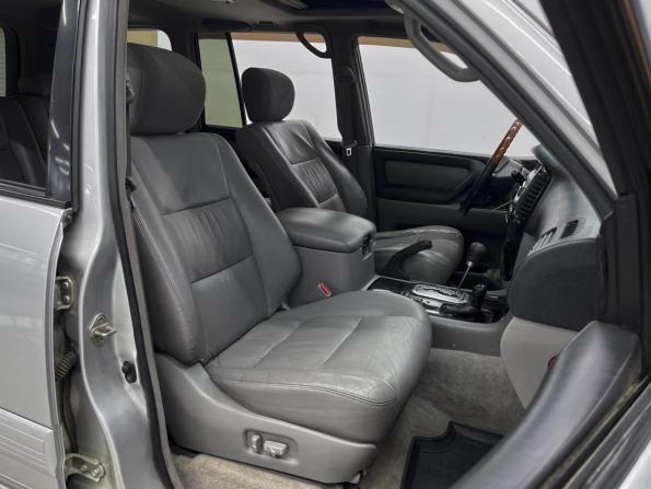 Toyota Land Cruiser 100 Series Рестайлинг 2 с пробегом 2006 года, цена 1 740 000 рублей, 393577 км, внедорожник, Автокод Объявления