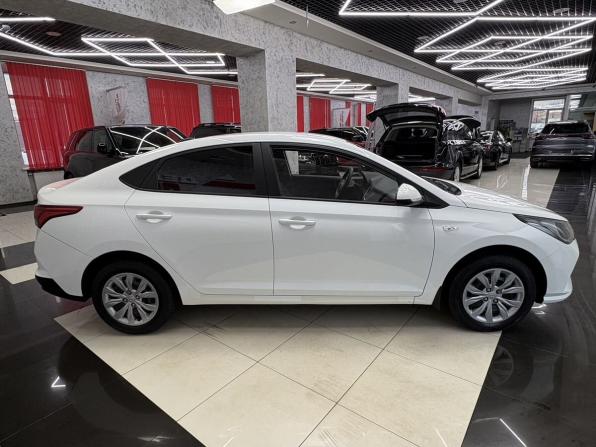 Hyundai Solaris II с пробегом 2020 года, цена 1 565 000 рублей, 70358 км, седан, Автокод Объявления