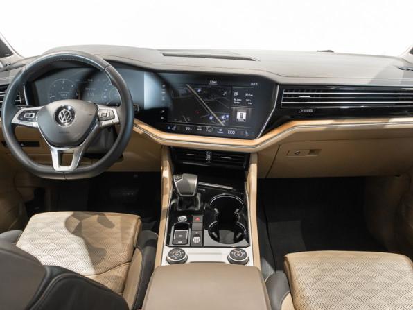 Volkswagen Touareg III с пробегом 2019 года, цена 4 794 000 рублей, 151657 км, внедорожник, Автокод Объявления