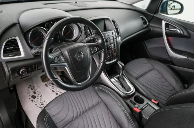 Opel Astra J Рестайлинг с пробегом 2014 года, цена 1 049 000 рублей, 87000 км, седан, Автокод Объявления