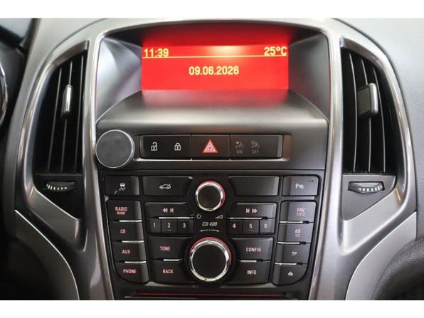 Opel Astra J Рестайлинг с пробегом 2013 года, цена 887 400 рублей, 165679 км, седан, Автокод Объявления
