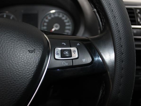 Volkswagen Polo V Рестайлинг с пробегом 2017 года, цена 999 900 рублей, 196919 км, седан, Автокод Объявления