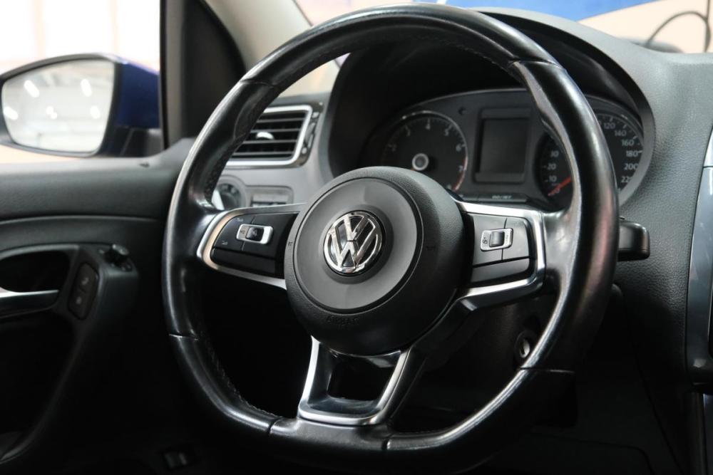 Volkswagen Polo V Рестайлинг Омск  - изображение 15
