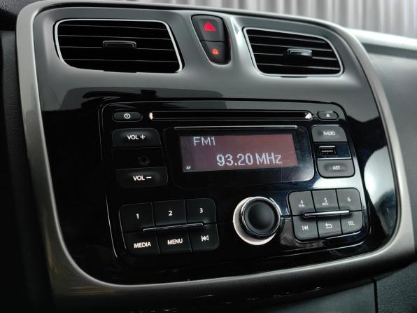 Renault Sandero II с пробегом 2015 года, цена 799 000 рублей, 130285 км, хэтчбек, Автокод Объявления