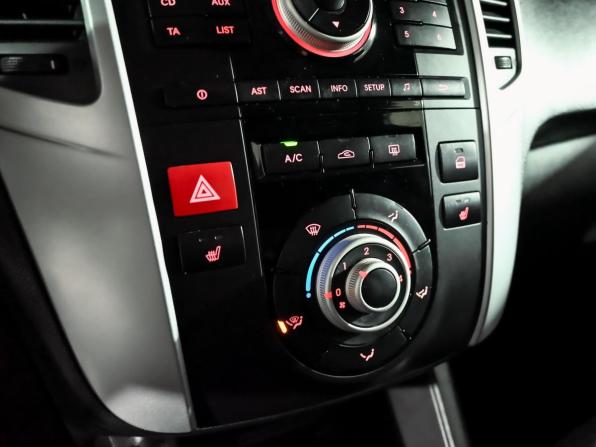 Kia Venga I с пробегом 2012 года, цена 970 000 рублей, 109308 км, минивэн, Автокод Объявления