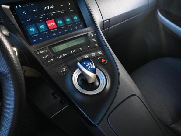 Toyota Prius III Рестайлинг (XW30) с пробегом 2011 года, цена 949 000 рублей, 367061 км, лифтбек, Автокод Объявления