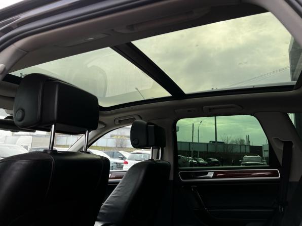 Volkswagen Touareg II с пробегом 2011 года, цена 1 815 000 рублей, 333885 км, внедорожник, Автокод Объявления
