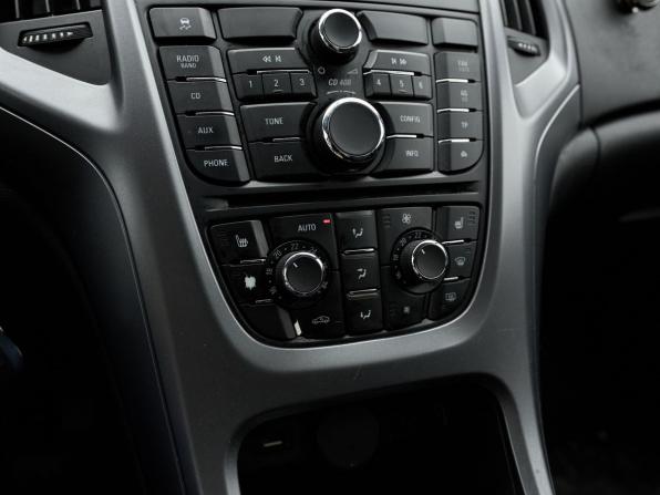 Opel Astra J Рестайлинг с пробегом 2013 года, цена 615 000 рублей, 129698 км, хэтчбек, Автокод Объявления
