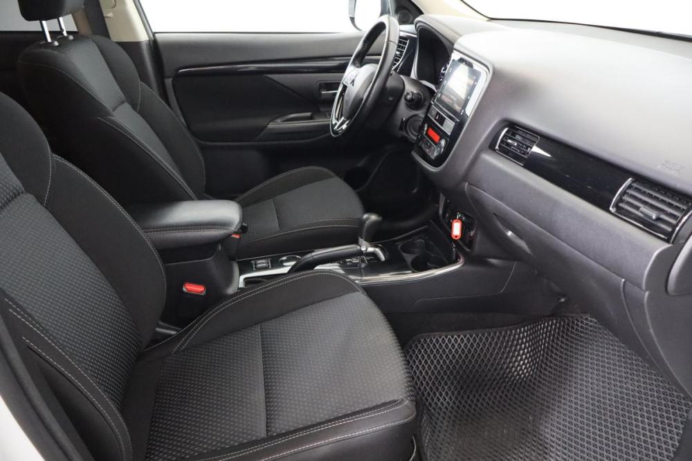 Mitsubishi Outlander III Рестайлинг 3 Санкт-Петербург  - изображение 10